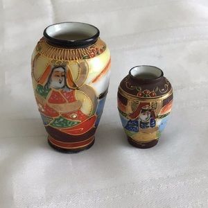 Miniature Japanese hand painted vase 3inch and 2 inches  made in Japan good cond